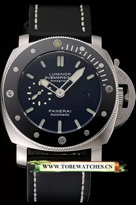 Panerai Luminor Submersible Black Dial Stainless Steel Case Black Bezel Black Leather Strap En122053