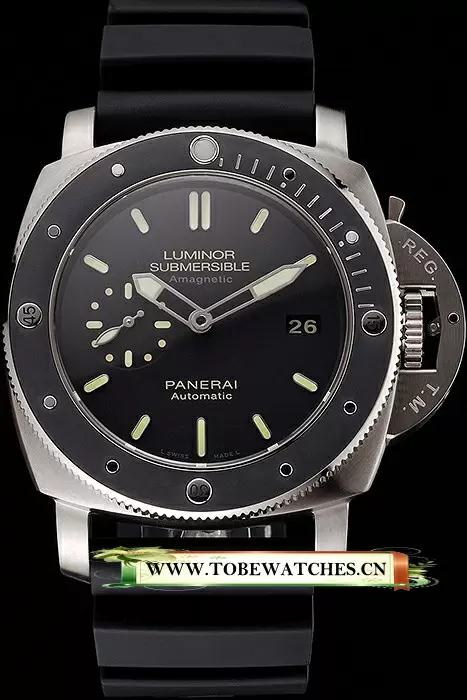 Panerai Luminor Submersible Black Dial Stainless Steel Case Black Bezel Black Rubber Strap En122097